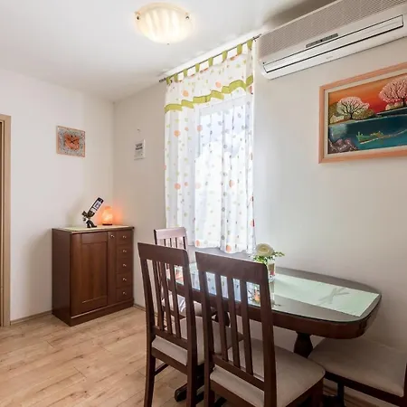 Apartment Neda - Charming And Comfy