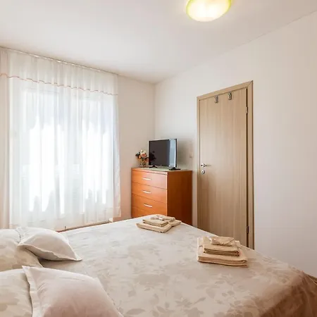 Apartment Neda - Charming And Comfy